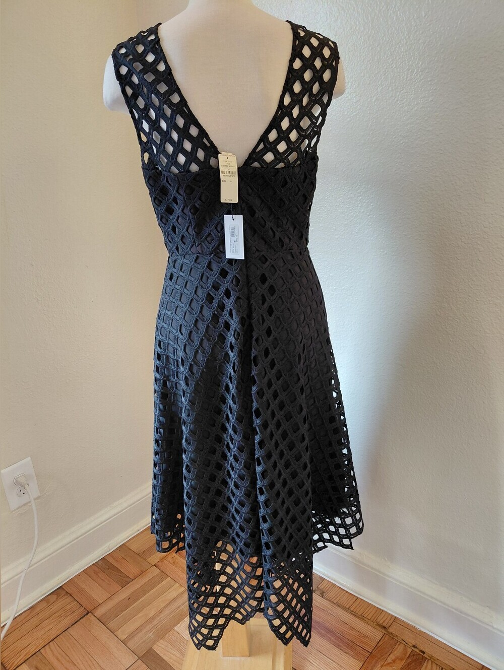 Milly Annemarie Lattice- Women's 6 Black Embroidered Handkerchief Dress NWT - Picture 5 of 15